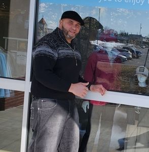 Meet your Posher, Jose